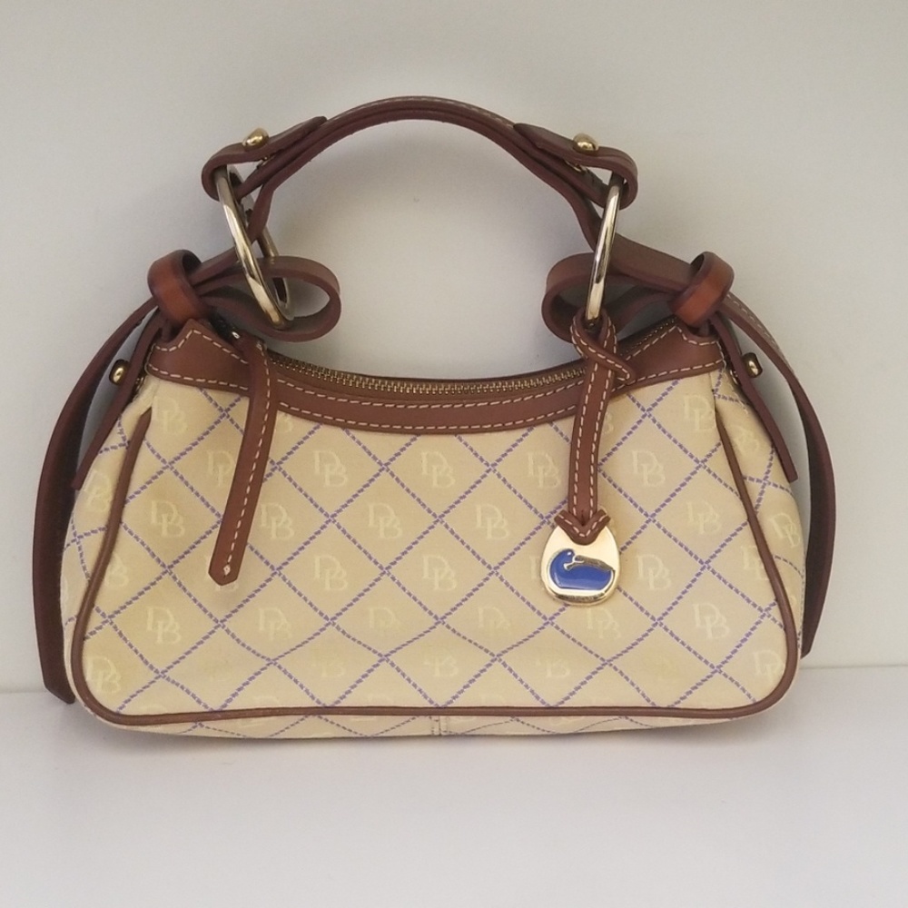 Authentic dooney & bourke shoulder handbag